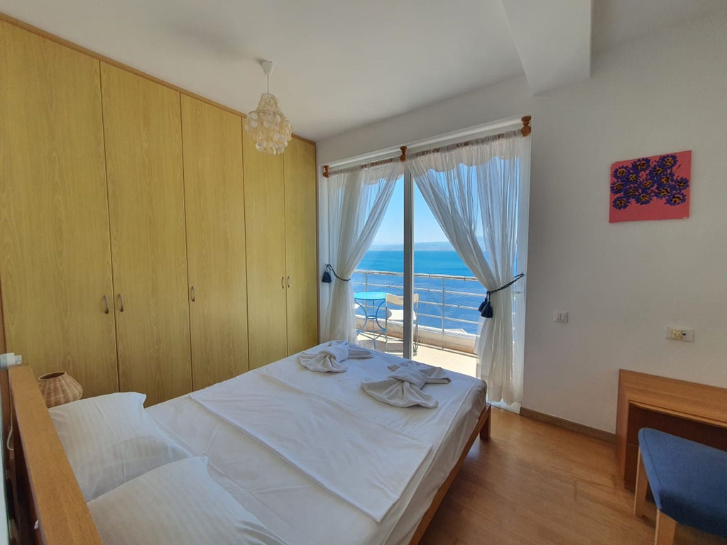 Luxury Suite Artemisia by the sea