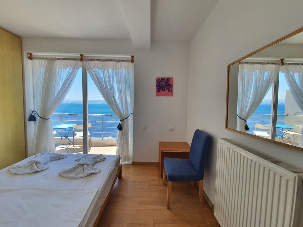 Luxury Suite Artemisia by the sea