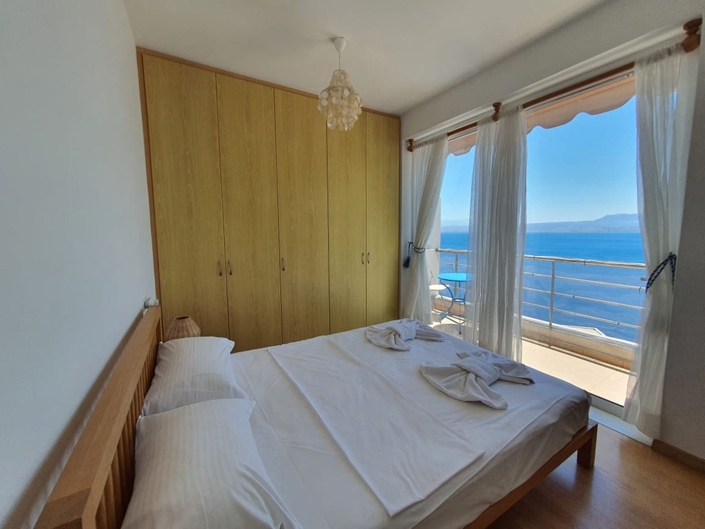 Luxury Suite Artemisia by the sea